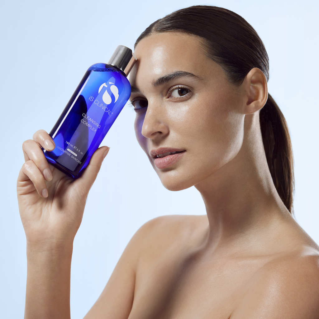 iS Clinical Cleansing Complex