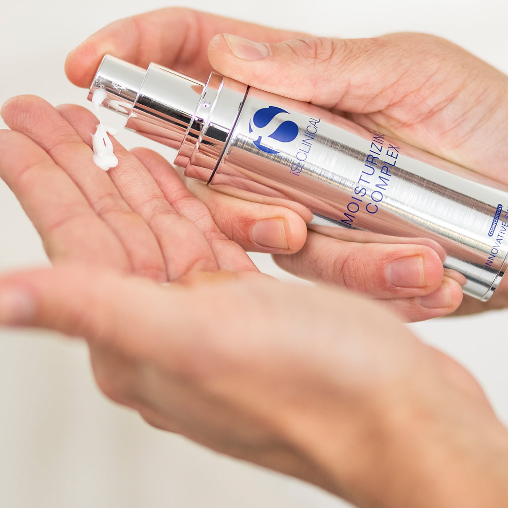 iS Clinical Moisturizing Complex